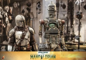 IG-12 Star Wars The Mandalorian 1/6 Action Figure by Hot Toys