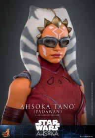 Ahsoka Tano (Padawan) Star Wars Ahsoka 1/6 Action Figure by Hot Toys