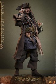 Jack Sparrow Pirates of the Caribbean Dead Men Tell No Tales 1/6 Action Figure by Hot Toys