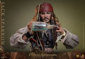 Jack Sparrow Pirates of the Caribbean Dead Men Tell No Tales 1/6 Action Figure by Hot Toys