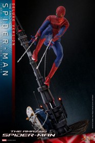 Spider-Man (Deluxe Version) The Amazing Spider-Man Movie Masterpiece 1/6 Action Figure by Hot Toys