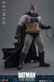 Batman The Dark Knight Returns Comic Masterpiece 1/6 Action Figure by Hot Toys