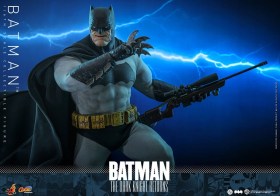 Batman The Dark Knight Returns Comic Masterpiece 1/6 Action Figure by Hot Toys