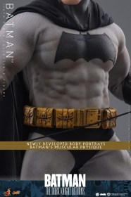 Batman The Dark Knight Returns Comic Masterpiece 1/6 Action Figure by Hot Toys
