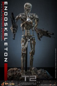 Endoskeleton (Battle Damaged Version) Terminator 2 Judgment Day 1/6 Action Figure by Hot Toys