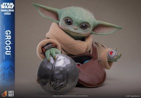 Grogu Star Wars The Mandalorian & Grogu Life-Size Figure by Hot Toys