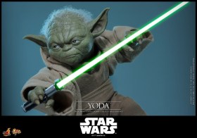 Yoda Star Wars Revenge of the Sith 1/6 Action Figure by Hot Toys