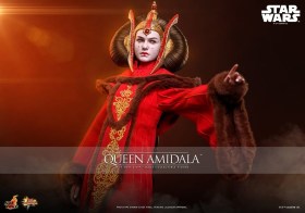 Queen Amidala Star Wars 1/6 Action Figure by Hot Toys