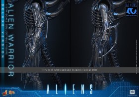 Alien Warrior (Deluxe Version) Alien 1/6 Action Figure by Hot Toys