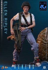 Ellen Ripley (Deluxe Version) Alien 1/6 Action Figure by Hot Toys