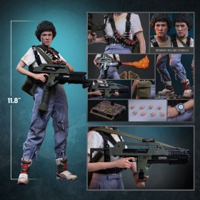 Ellen Ripley Alien 1/6 Action Figure by Hot Toys