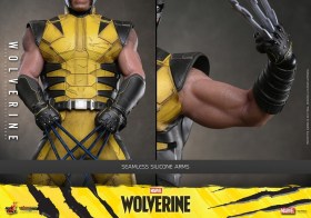 Wolverine Marvel 1/6 Action Figure by Hot Toys