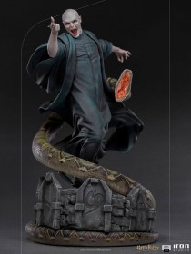 Voldemort & Nagini Harry Potter Legacy Replica 1/4 Statue by Iron Studios