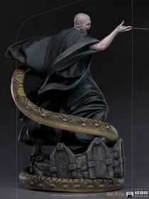 Voldemort & Nagini Harry Potter Legacy Replica 1/4 Statue by Iron Studios