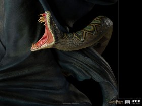 Voldemort & Nagini Harry Potter Legacy Replica 1/4 Statue by Iron Studios