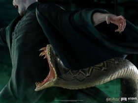 Voldemort & Nagini Harry Potter Legacy Replica 1/4 Statue by Iron Studios