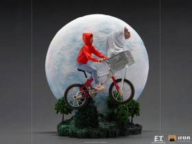 E.T. & Elliot E.T. the Extra-Terrestrial Deluxe Art 1/10 Scale Statue by Iron Studios