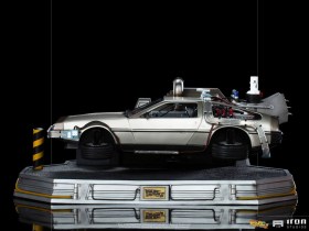 DeLorean Back to the Future II Art 1/10 Scale Statue by Iron Studios