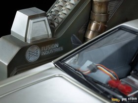 DeLorean Back to the Future II Art 1/10 Scale Statue by Iron Studios