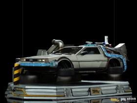 DeLorean Back to the Future II Art 1/10 Scale Statue by Iron Studios