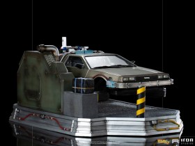 DeLorean Back to the Future II Art 1/10 Scale Statue by Iron Studios