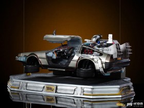 DeLorean Back to the Future II Art 1/10 Scale Statue by Iron Studios