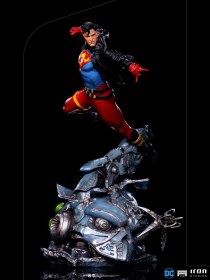 Superboy DC Comics Deluxe Art 1/10 Scale Statue by Iron Studios