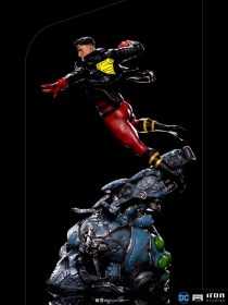 Superboy DC Comics Deluxe Art 1/10 Scale Statue by Iron Studios