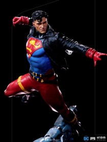 Superboy DC Comics Deluxe Art 1/10 Scale Statue by Iron Studios