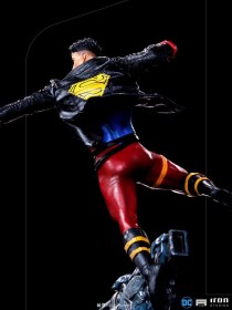 Superboy DC Comics Deluxe Art 1/10 Scale Statue by Iron Studios