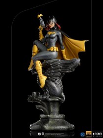 Batgirl DC Comics Deluxe Art 1/10 Scale Statue by Iron Studios