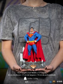 Superman Unleashed Deluxe DC Comics Art 1/10 Scale Statue by Iron Studios