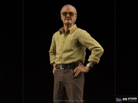 Stan Lee Legacy Replica 1/4 Statue by Iron Studios