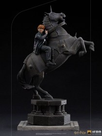 Ron Weasley at the Wizard Chess Harry Potter Deluxe Art 1/10 Scale Statue by Iron Studios