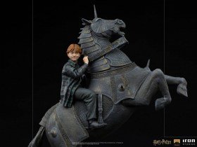 Ron Weasley at the Wizard Chess Harry Potter Deluxe Art 1/10 Scale Statue by Iron Studios