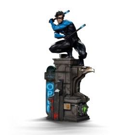 Nightwing DC Comics Art 1/10 Scale Statue by Iron Studios