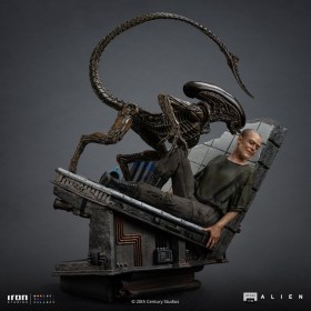 Ellen Ripley and Dog Alien Alien 3 Art 1/10 Scale Statue by Iron Studios