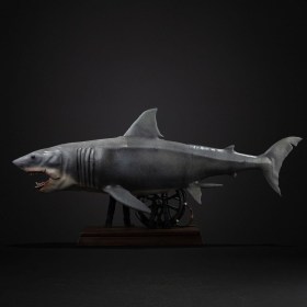 Steven Spielberg Jaws 50th anniversary Deluxe Art 1/10 Scale Statue by Iron Studios