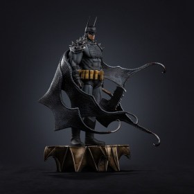 Batman Absolute DC Comics Art 1/10 Scale Statue by Iron Studios