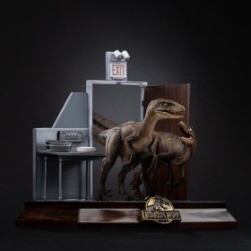 Raptors at the Kitchen's Door Jurassic Park Art 1/10 Scale Statue by Iron Studios