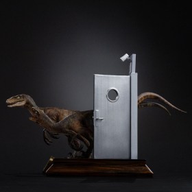 Raptors at the Kitchen's Door Jurassic Park Art 1/10 Scale Statue by Iron Studios