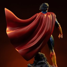 Superman Absolute DC Comics Art 1/10 Scale Statue by Iron Studios