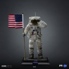 Astronaut Apollo 11 NASA Legacy Replica 1/4 Statue by Iron Studios