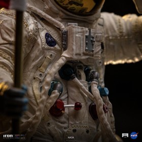 Astronaut Apollo 11 NASA Legacy Replica 1/4 Statue by Iron Studios