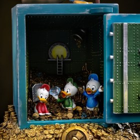Uncle Scrooge McDuck and Nephews Duck Tales Art 1/10 Scale Statue by Iron Studios