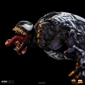 Venom Deluxe Marvel Art 1/10 Scale Statue by Iron Studios