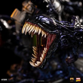 Venom Deluxe Marvel Art 1/10 Scale Statue by Iron Studios