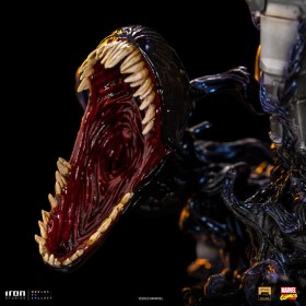 Venom Deluxe Marvel Art 1/10 Scale Statue by Iron Studios