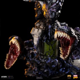 Venom Deluxe Marvel Art 1/10 Scale Statue by Iron Studios