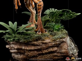 Velociraptor Jurassic World The Lost World Deluxe Art 1/10 Scale Statue by Iron Studios